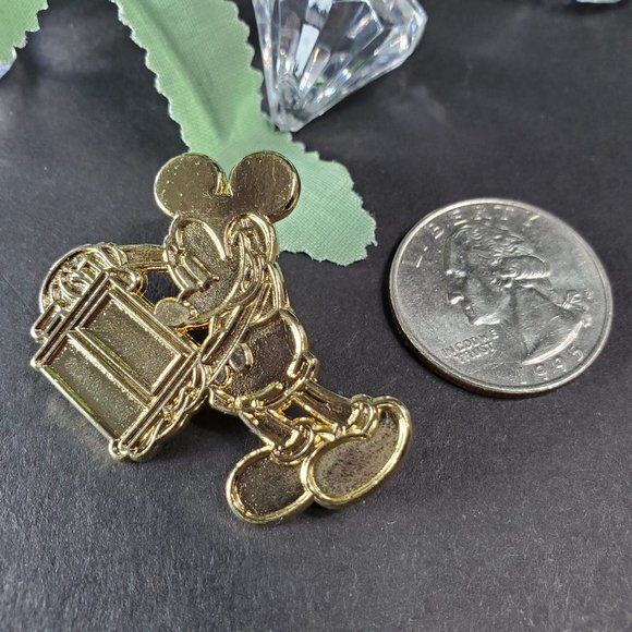 Disney Trading Pin Parks Gold Present Mickey Mouse Lapel Pin - Picture 2 of 3